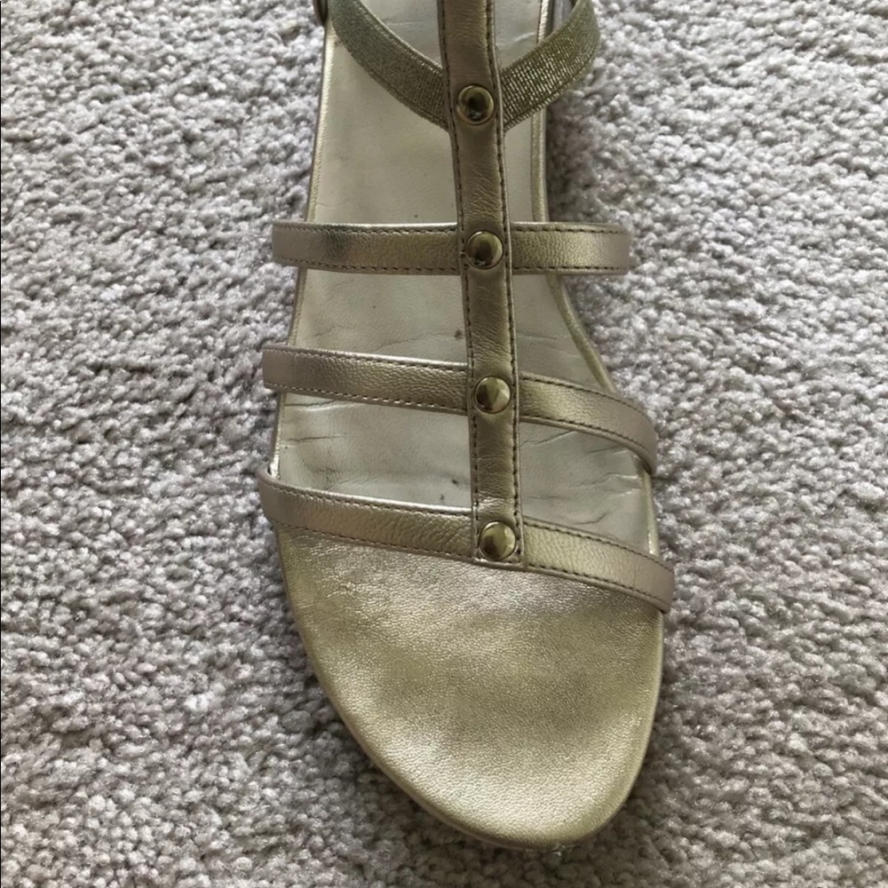 Stuart Weitzman Tall Gladiator Sandals Gold 7.5 - Picture 4 of 8